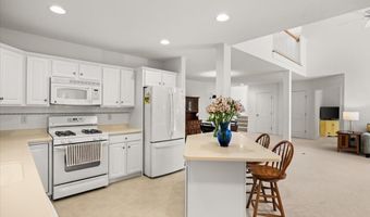 9 Blue Meadow Ct 9, Bourne, MA 02532