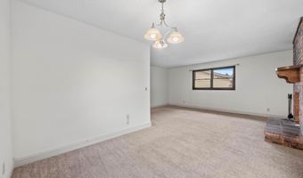 4015 Clarendon St, Bel Aire, KS 67220