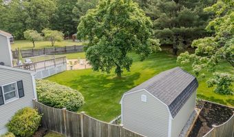 13 Lantern Ln, Billerica, MA 01821