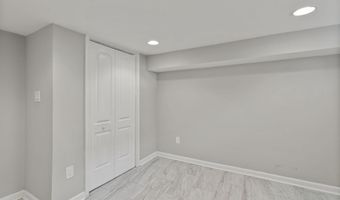 330 S CLINTON St, Baltimore, MD 21224