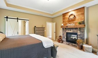 6212 Deer Hollow Rd, Auburn, IN 46706