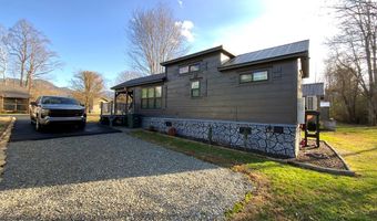 121 Lazy Bear Trl, Andrews, NC 28901