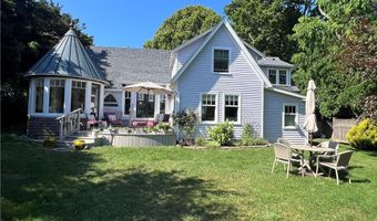 11 Harbor St, Jamestown, RI 02835