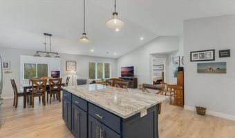 423 Old Glory Dr NE, Alexandria, MN 56308