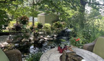 2219 Barrett Dr, Algonquin, IL 60102