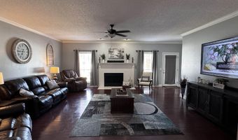 2032 Red Oak Ln NE, Arab, AL 35016