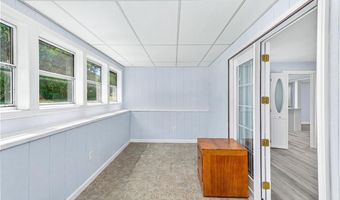 82 Hope Rd, Cranston, RI 02921