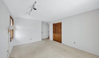52 Clubhouse Dr, Bourne, MA 02532