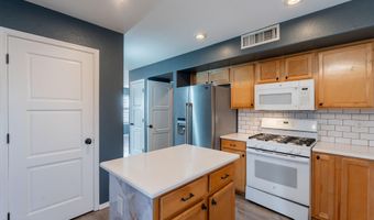 1070 W LARK Dr, Chandler, AZ 85286