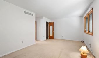 6 WHITEMARSH Ct, Dover, DE 19904