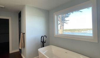 360 2ND St, Bandon, OR 97411