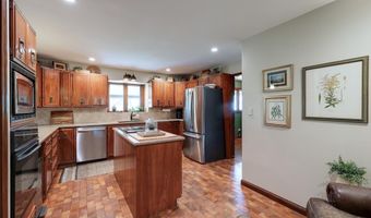2017 E Chestnut Ave, Arkansas City, KS 67005