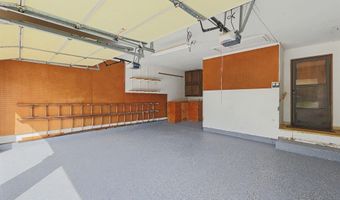 4628 N Farmstead Ct, Bel Aire, KS 67220