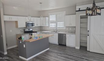 854 S COMANCHE Ct, Chandler, AZ 85224