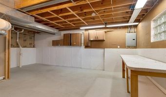 9343 Mackenzie Circle Dr, Affton, MO 63123