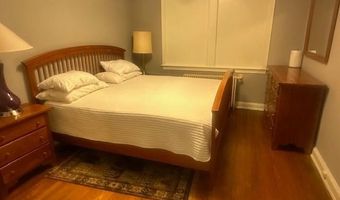 1424 STAPLES St NE 3, Washington, DC 20002