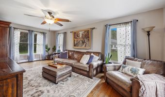 5 Smith Pl, Cheshire, CT 06410