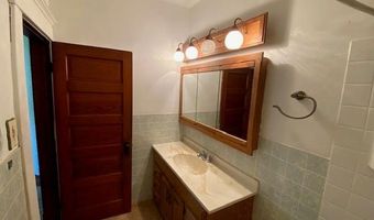 319 N 10th St, Atchison, KS 66002