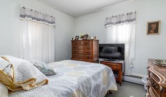 66 Clemence St, Cranston, RI 02920