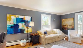75 Court St, Belfast, ME 04915