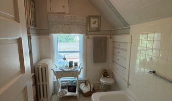 1014 S Jay St, Aberdeen, SD 57401