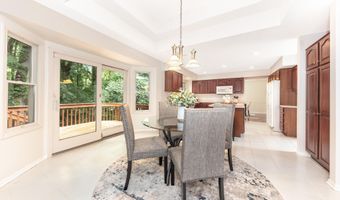 5521 Lohr Lake Dr, Ann Arbor, MI 48108