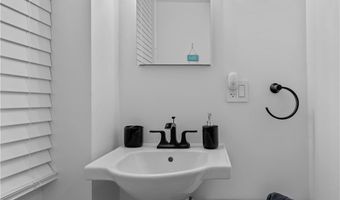 13 Sherman St 1, Newport, RI 02840