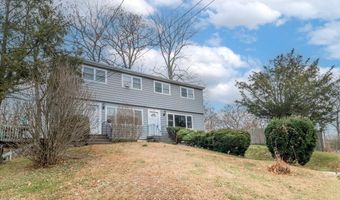 32 Pleasant St, Bethel, CT 06801