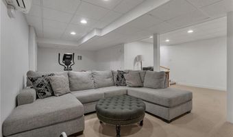 6 Fleuette Dr, Bellingham, MA 02019