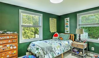 70 Boyce Ave, Barrington, RI 02806
