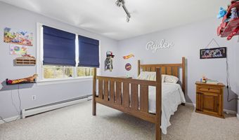 17 Wolfpits Rd, Bethel, CT 06801
