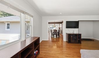 575 Garfield Ave, Belford, NJ 07718