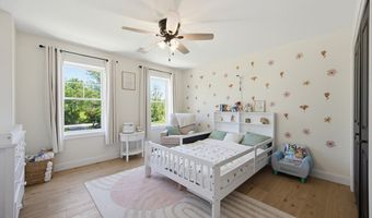1479 Main St, Acushnet, MA 02743