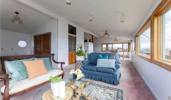 18 Beach Row, Narragansett, RI 02879