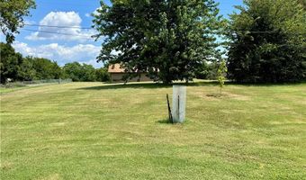 211 Choctaw St, Arkoma, OK 74901