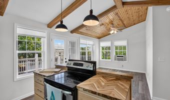 9002 Alabama St, Bay St. Louis, MS 39520