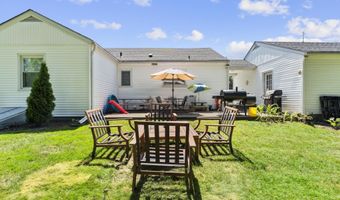 5 Greenfield Dr, Ansonia, CT 06401