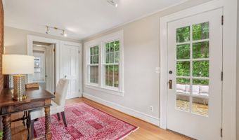 1805 ARMY NAVY Dr, Arlington, VA 22202