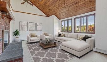 5 Fairway Dr, Acushnet, MA 02743