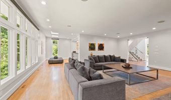 3100 N MONROE St, Arlington, VA 22207