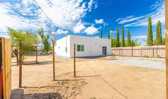 415 Valle Los Nogales Dr, Socorro, TX 79927
