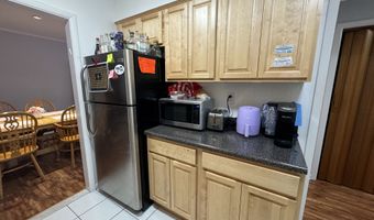 37 Tarinelli Cir, Bridgeport, CT 06606