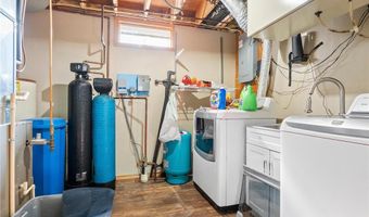 901 Geneva Dr, Alexandria, MN 56308