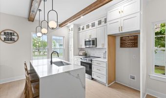 518 First St, Apex, NC 27502