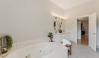 15109 2ND St, Aurora, OR 97002