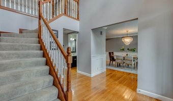13153 Barrett Meadows Dr, Des Peres, MO 63021