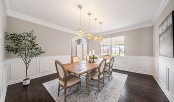 864 Gallery Ln, Ann Arbor, MI 48103