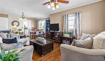 17 Mowry Ave, Cumberland, RI 02864