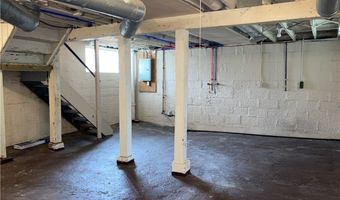 147 Brighton Dr, Akron, OH 44301