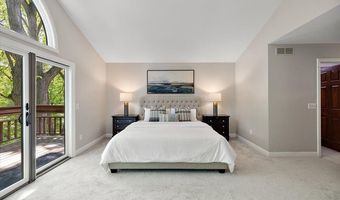 3427 E Dobson Pl, Ann Arbor, MI 48105
